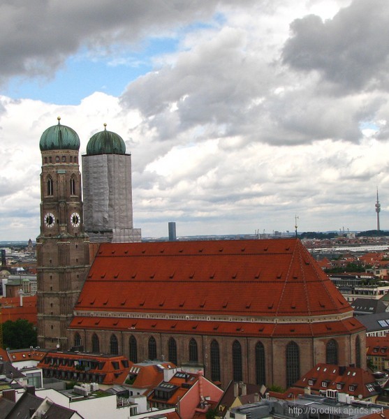 Собор Фрауэнкирхе (Frauenkirche) (Достопримечательности Мюнхена) Собор Фрауэнкирхе (Frauenkirche) (Достопримечательности Мюнхена)