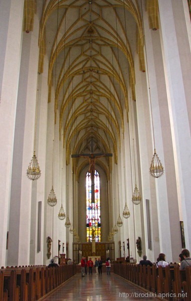 Собор Фрауэнкирхе (Frauenkirche) (Достопримечательности Мюнхена) Собор Фрауэнкирхе (Frauenkirche) (Достопримечательности Мюнхена)
