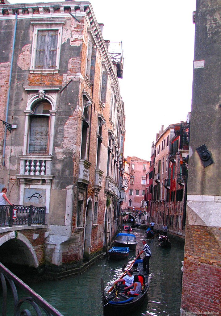 Улочка в Венеции, Италия